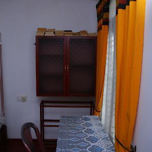 Standard Zimmer mit Kingsize-Bett